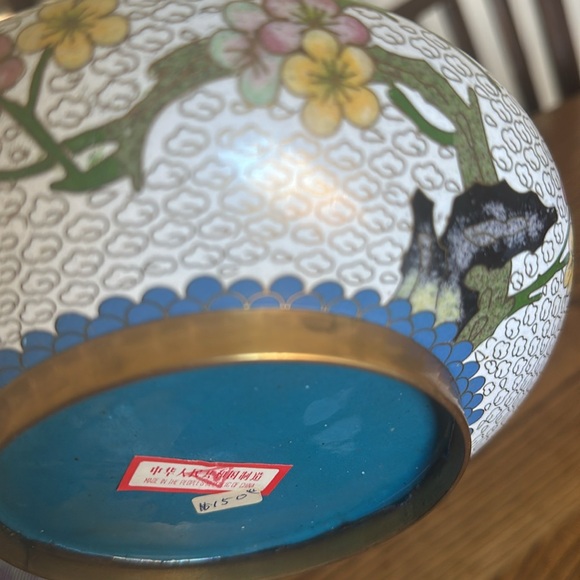 Cloisonné Bowl on Pedestal.  Antique.   Beautiful piece for display - Picture 8 of 8